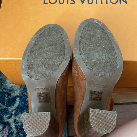 Forever 21 Faux Suede Brown Booties 9 - Picture 3 of 3